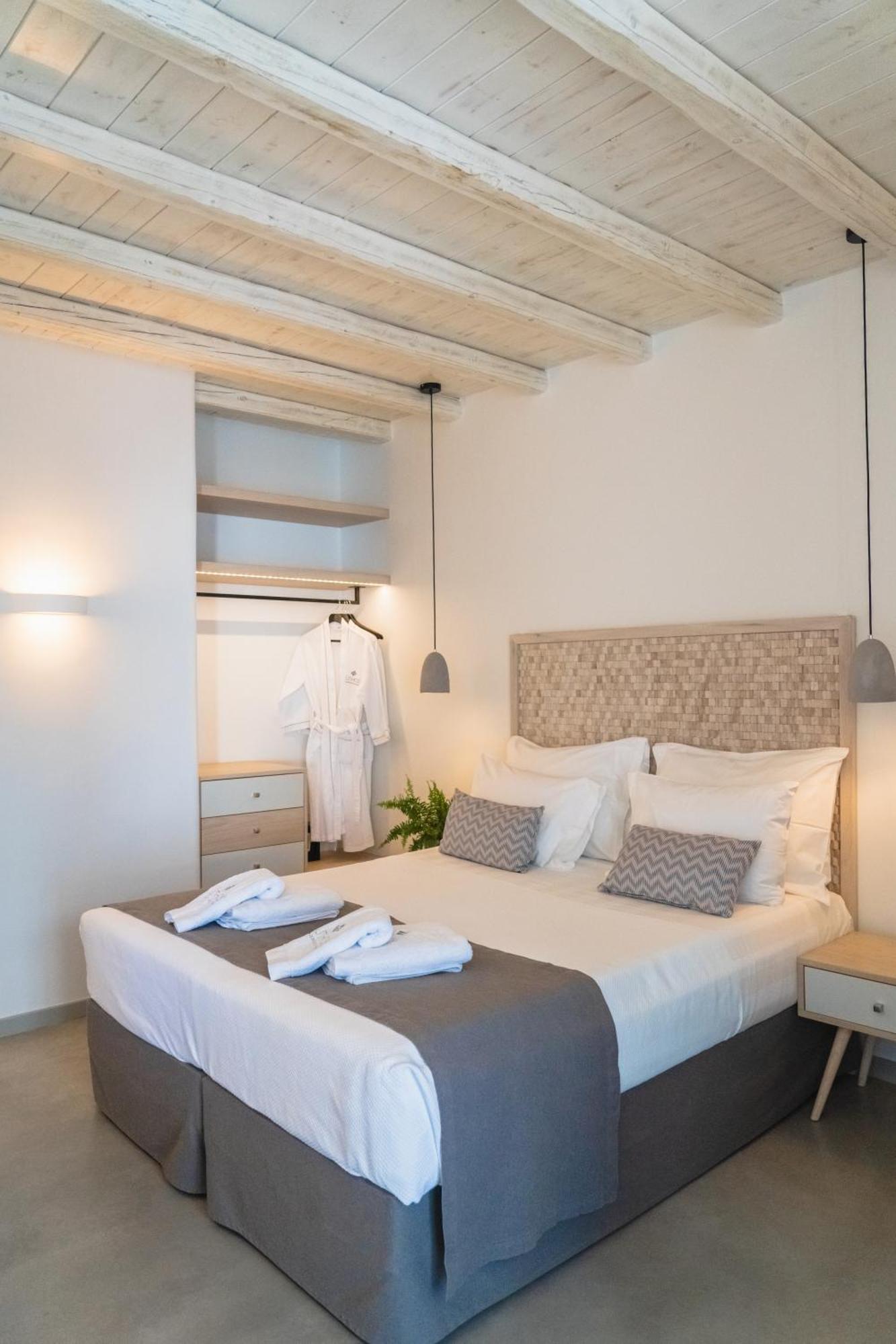 Lithos Luxury Suites Tinos Exterior photo