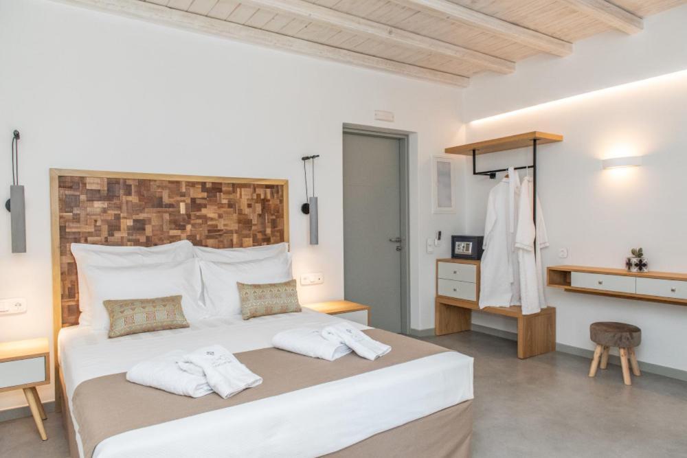 Lithos Luxury Suites Tinos Exterior photo